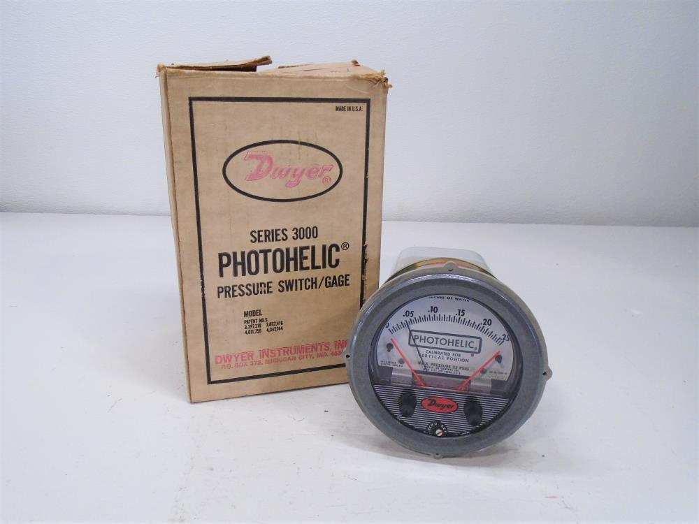 Dwyer 3000-00 Photohelic Pressure Switch Gage 0 - 0.25 IN H2O